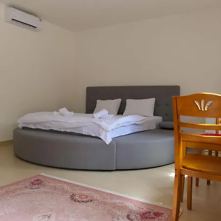 Apartment Honeymoon Homes With A River Una View *