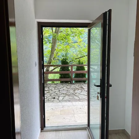 Apartment Honeymoon Homes With A River Una View