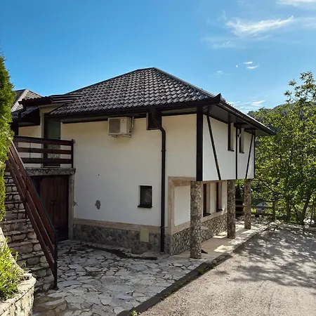 Honeymoon Homes With A River View Lägenhet *